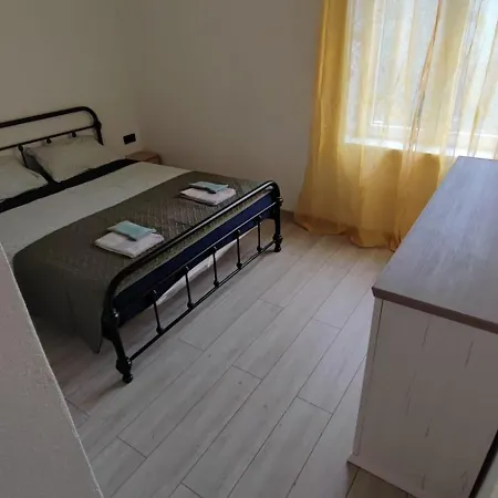 2 * Pinezići