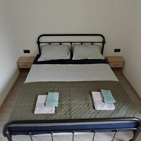 2 * Pinezići